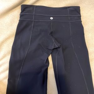 Lululemon cropped pants.